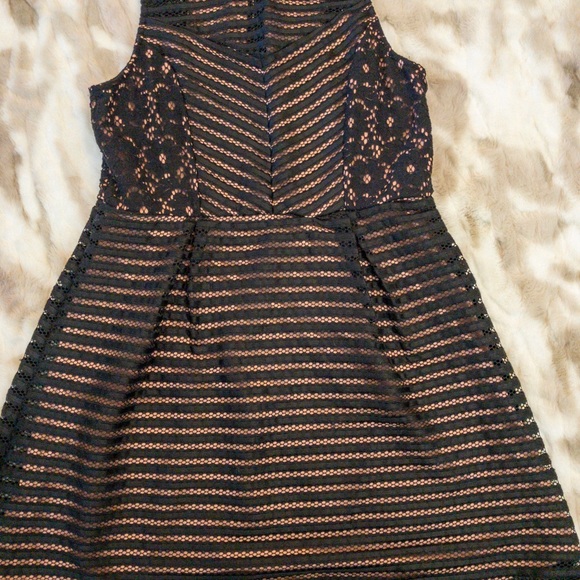 Black Lace dress - Picture 4 of 4